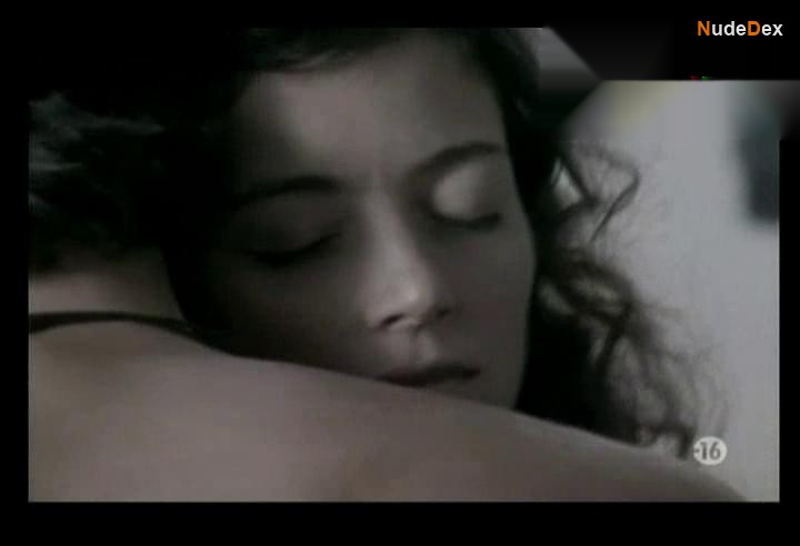 Strangers in Strangers, photo 3