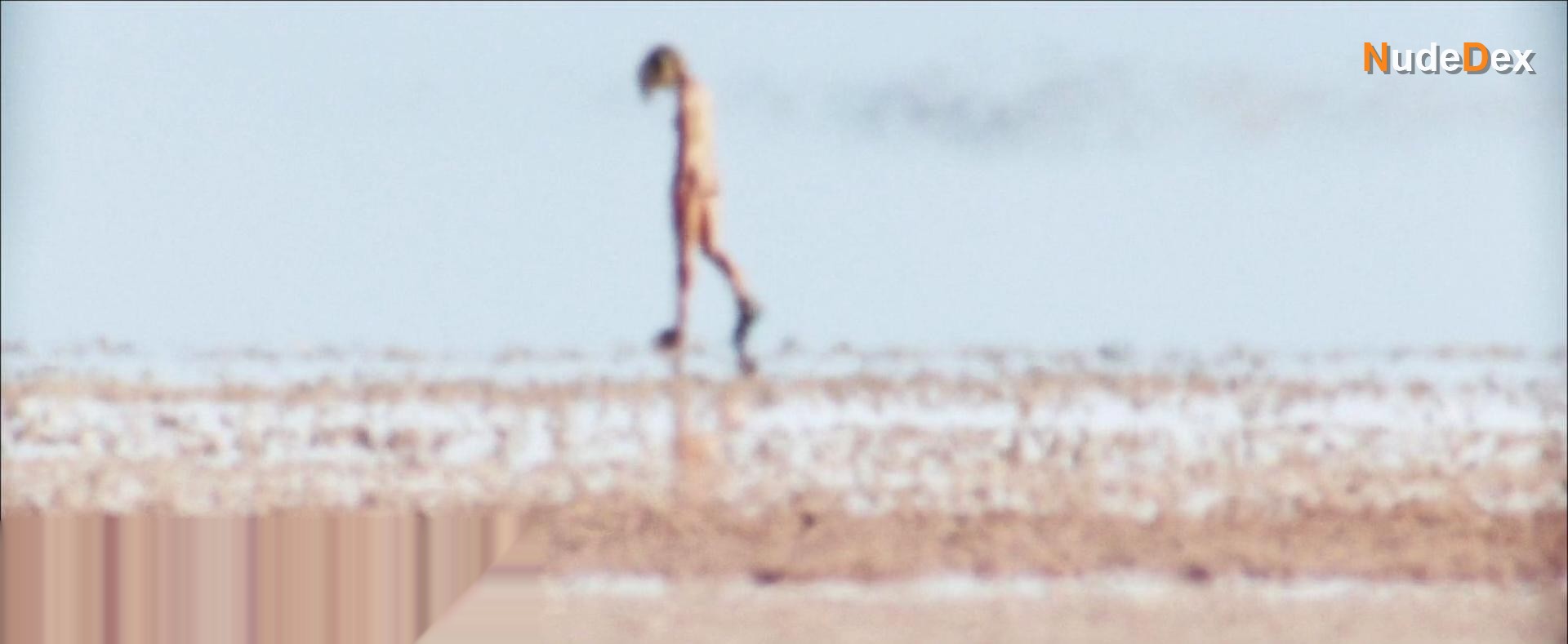 Mia Wasikowska in Tracks, photo 9
