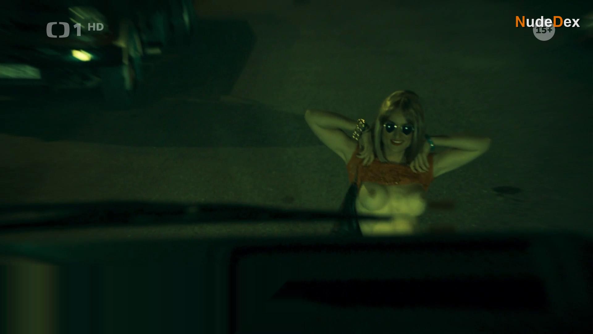 Michaela Rajdlikova in Oktopus