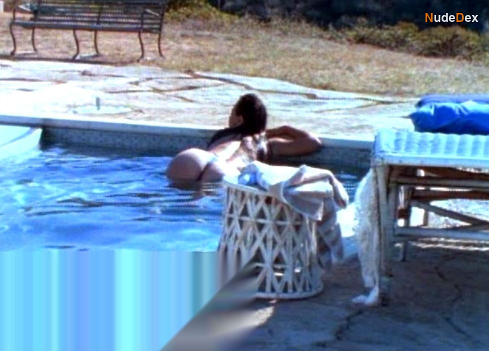 Michelle Bauer in Bikini Drive In, photo 8