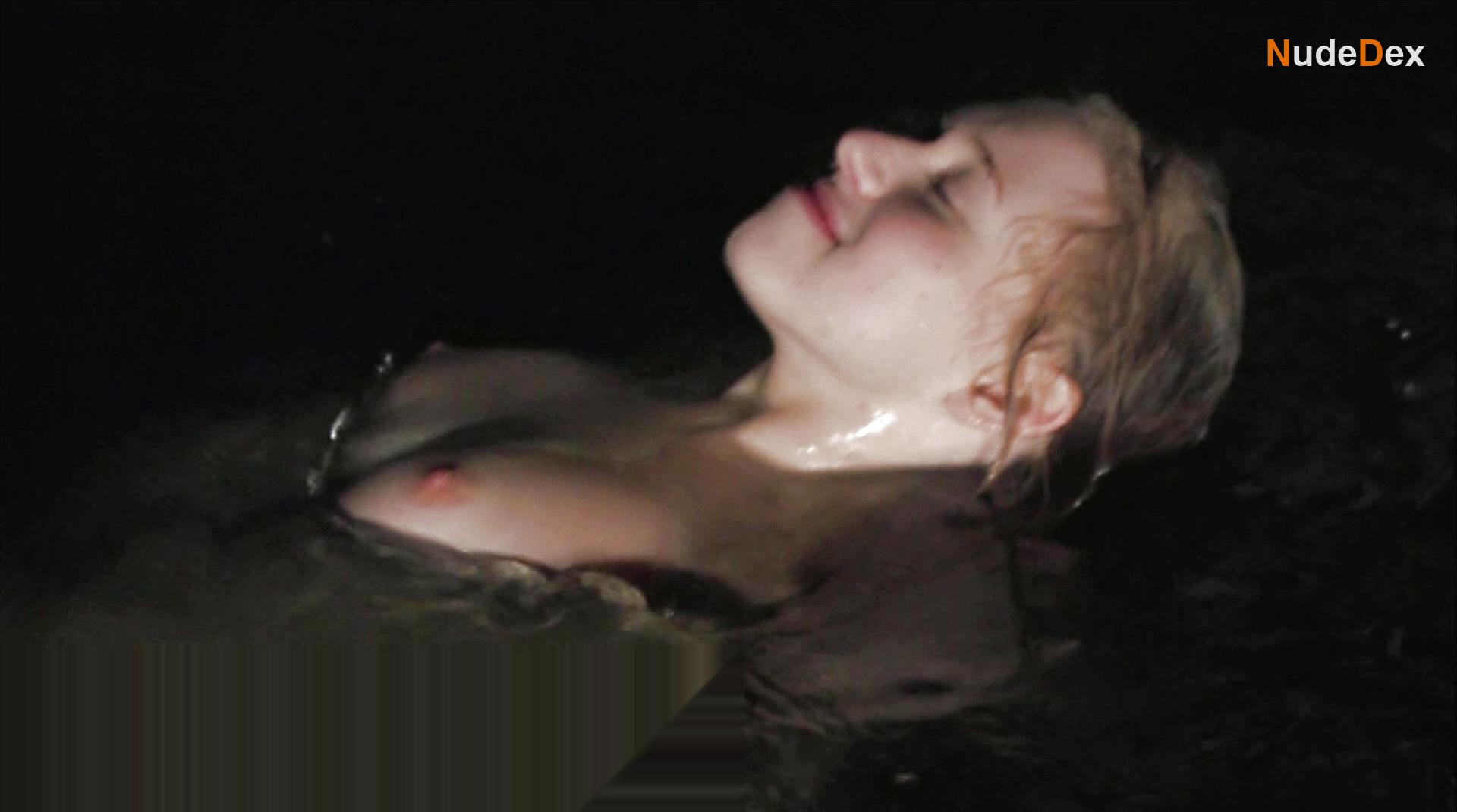 Michelle Ellen Jones in Dawn Of The Crescent Moon, photo 4