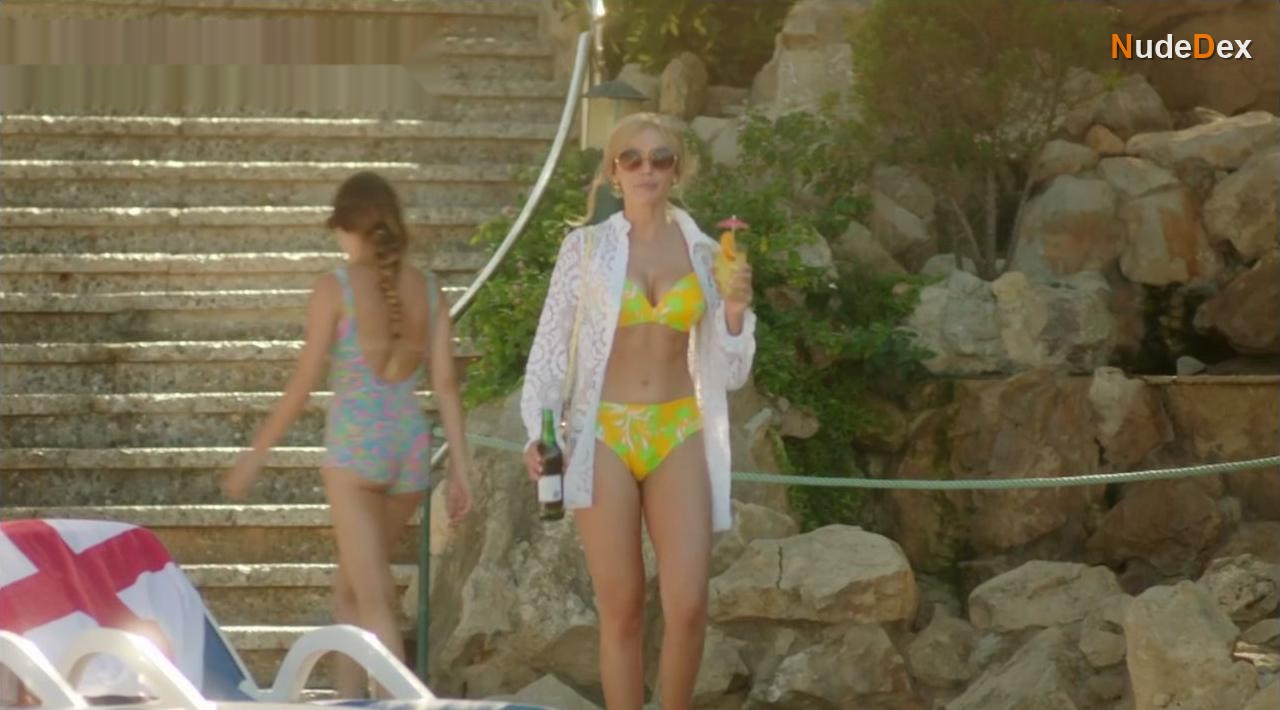 Michelle Keegan in Tina And Bobby, photo 9