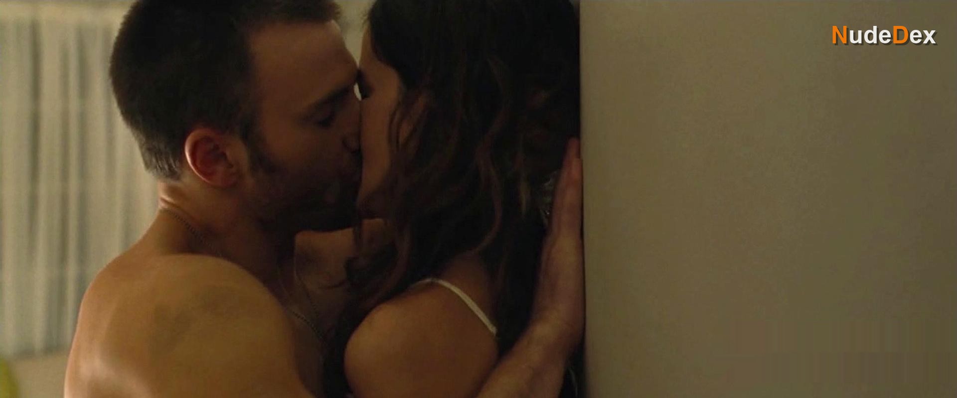 Michelle Monaghan in Playing It Cool, photo 2