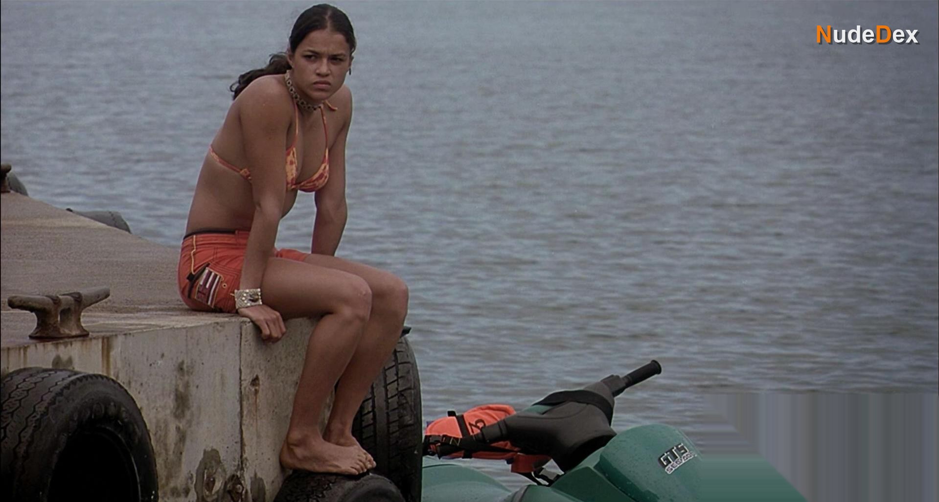 Michelle Rodriguez in Blue Crush, photo 7