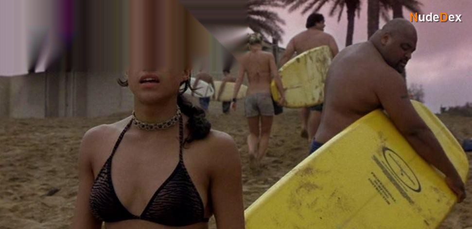 Michelle Rodriguez in Blue Crush, photo 14