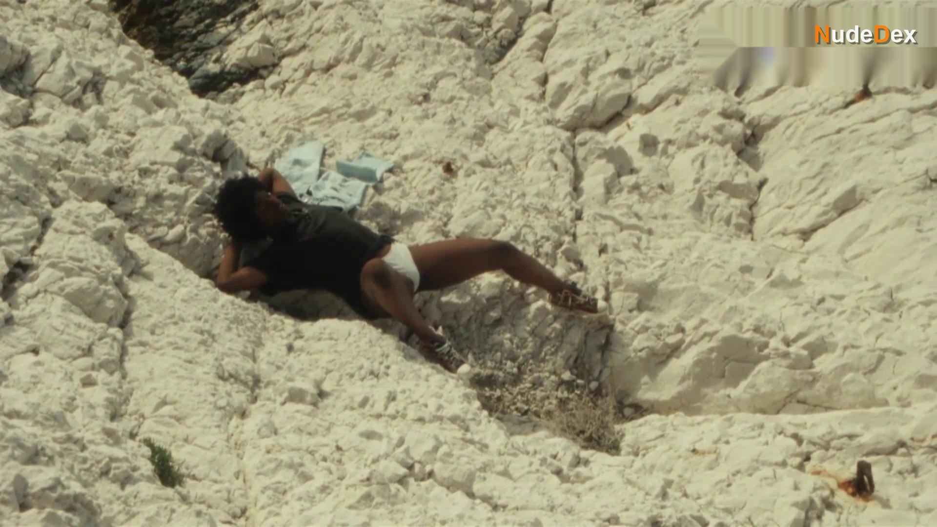Michelle Tshibola in Pharmakon, photo 3