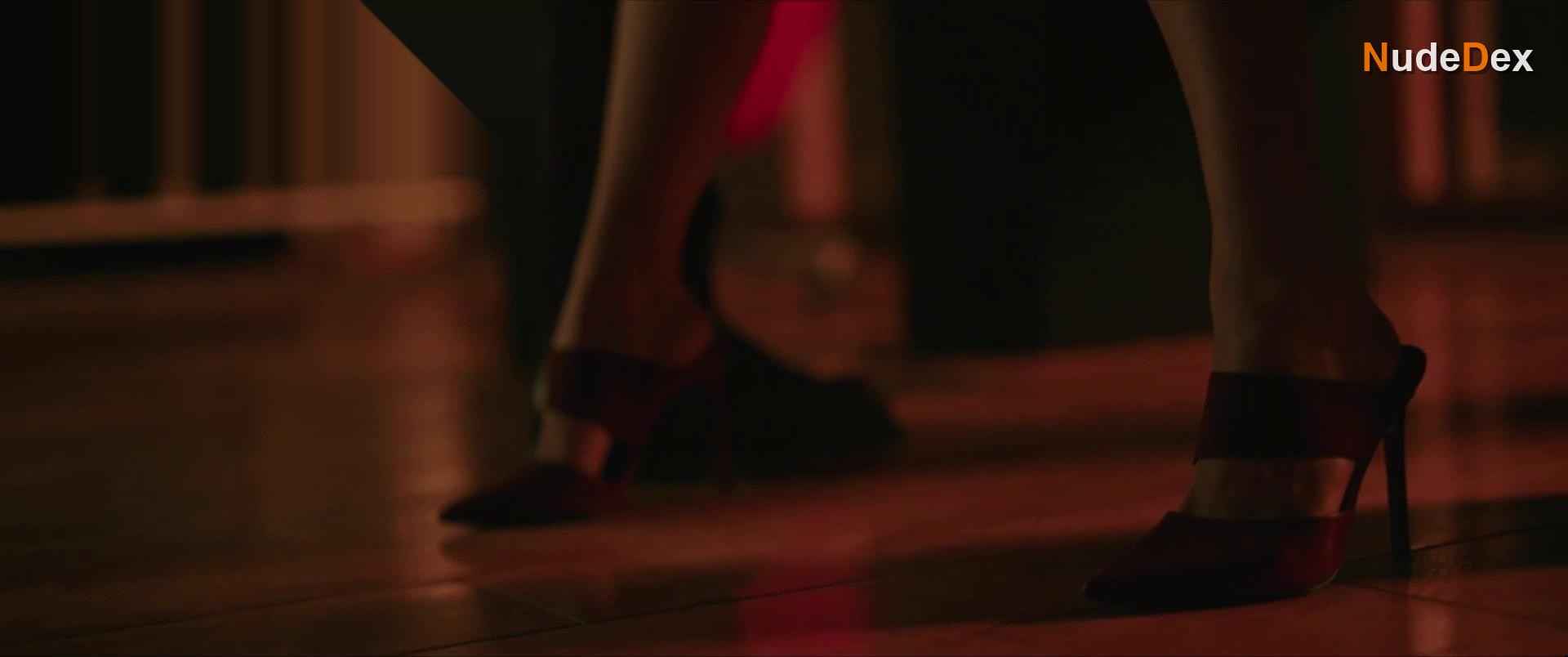 Milica Vrzic in Three, photo 15