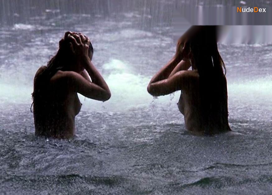 Milla Jovovich in Return To The Blue Lagoon, photo 7