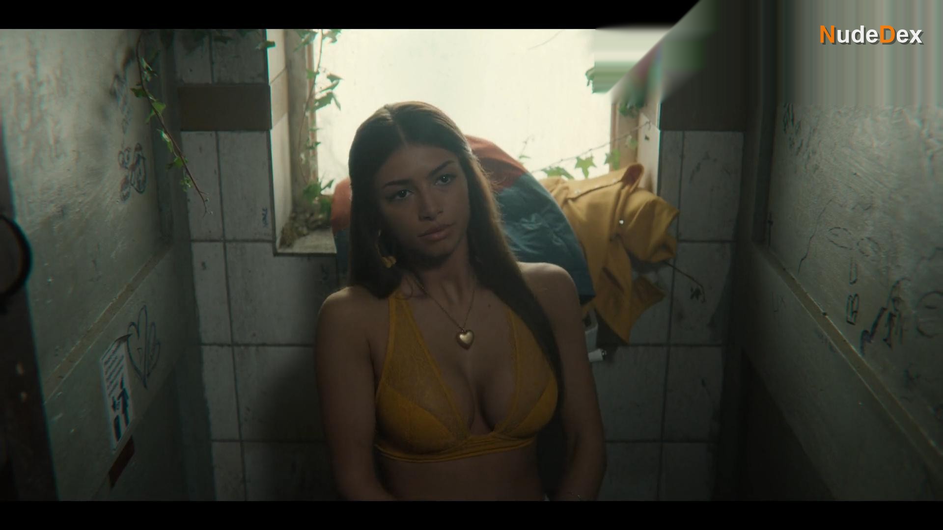 Mimi Keene in Sex Education, photo 2
