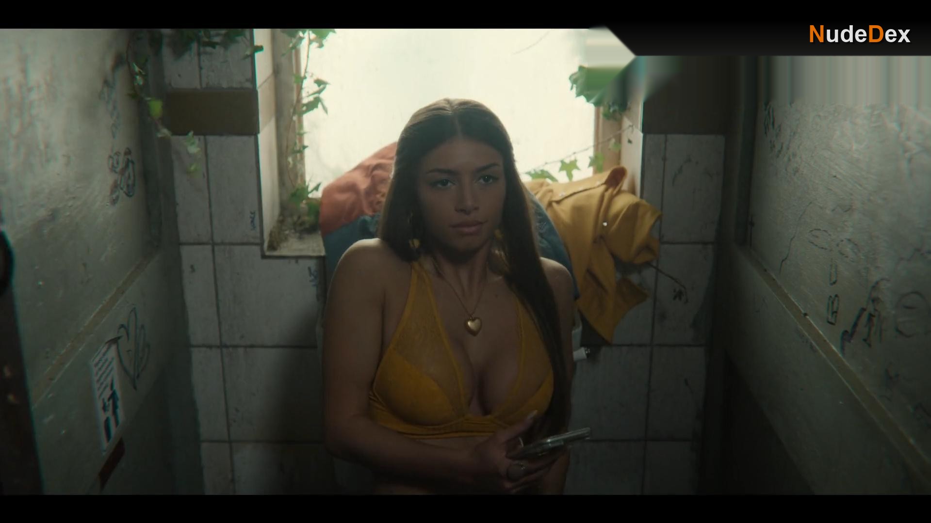 Mimi Keene in Sex Education, photo 6