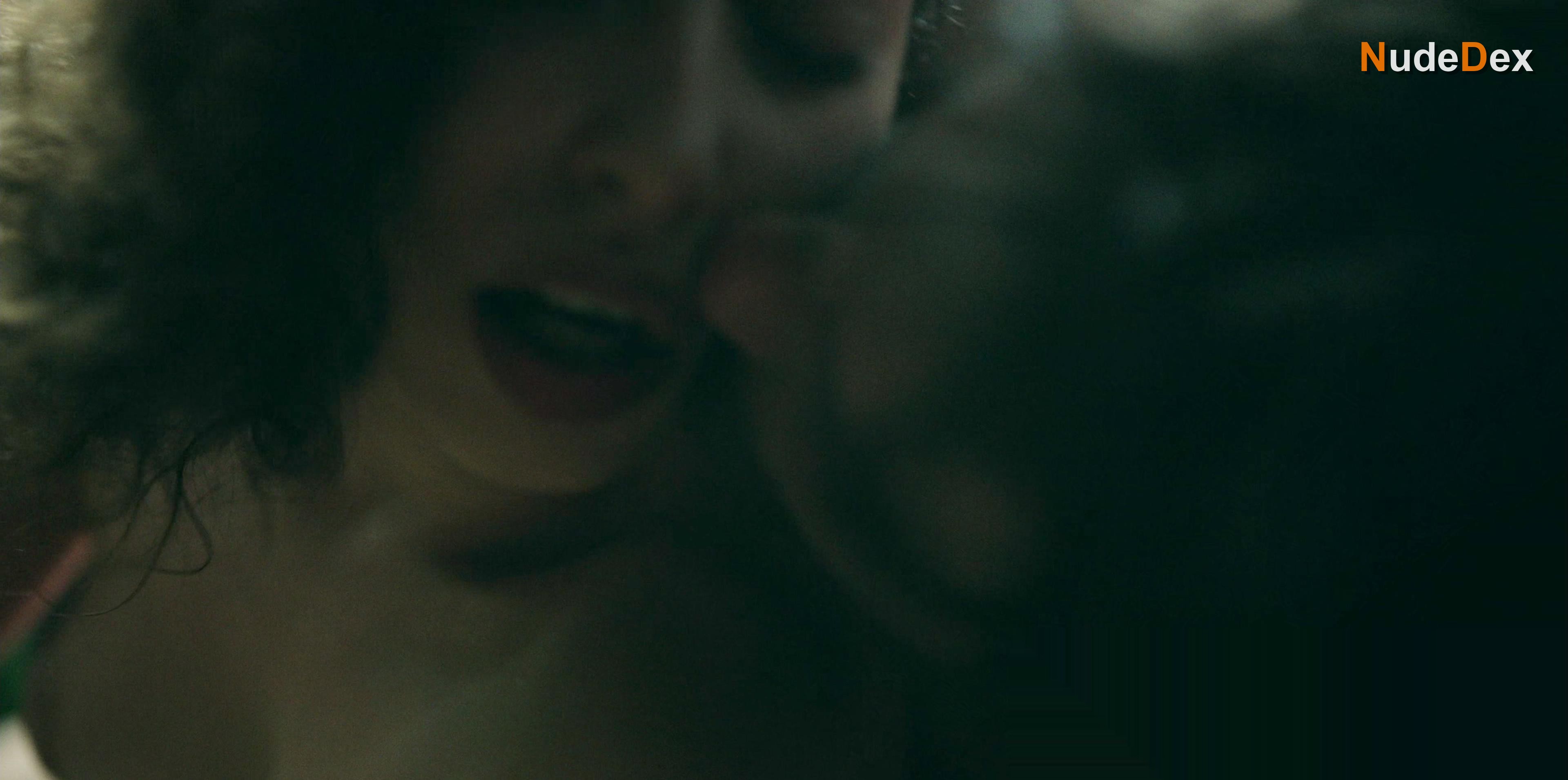 Mina El Hammani in The Boarding School: Las Cumbres, photo 3