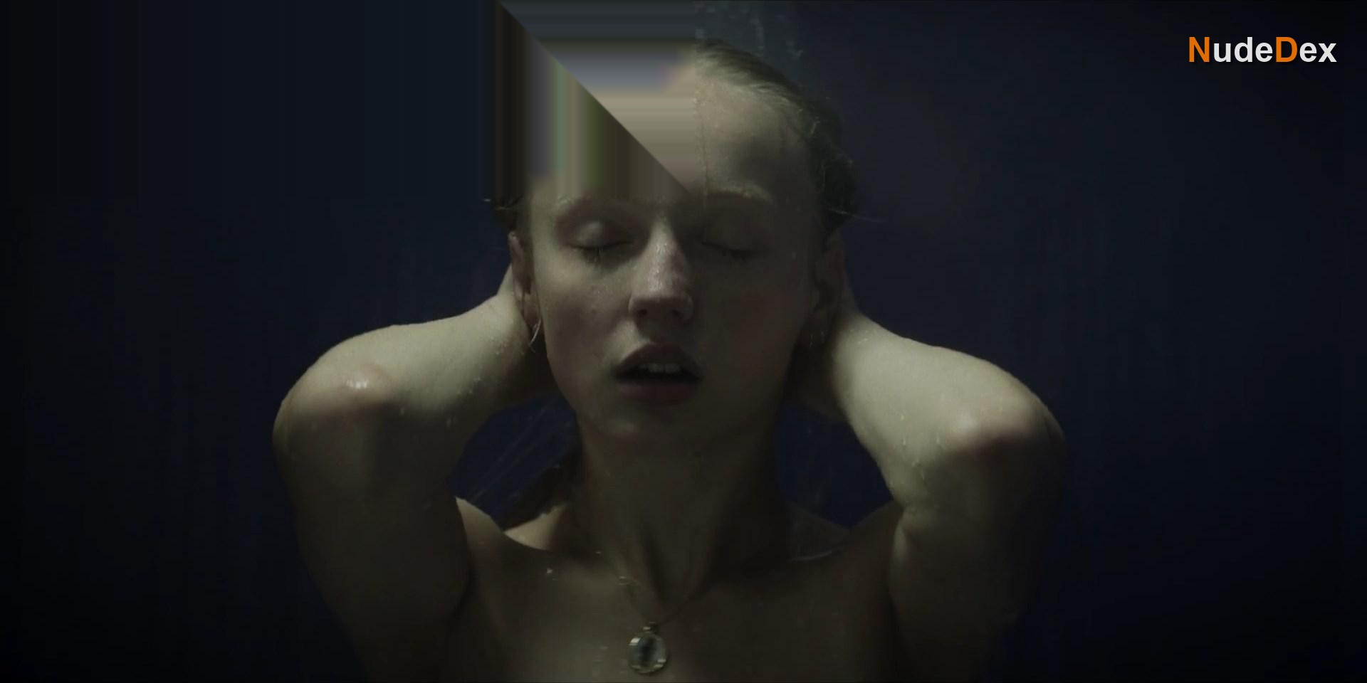 Mina-giselle Ruffer in Was Wir Furchten, photo 11
