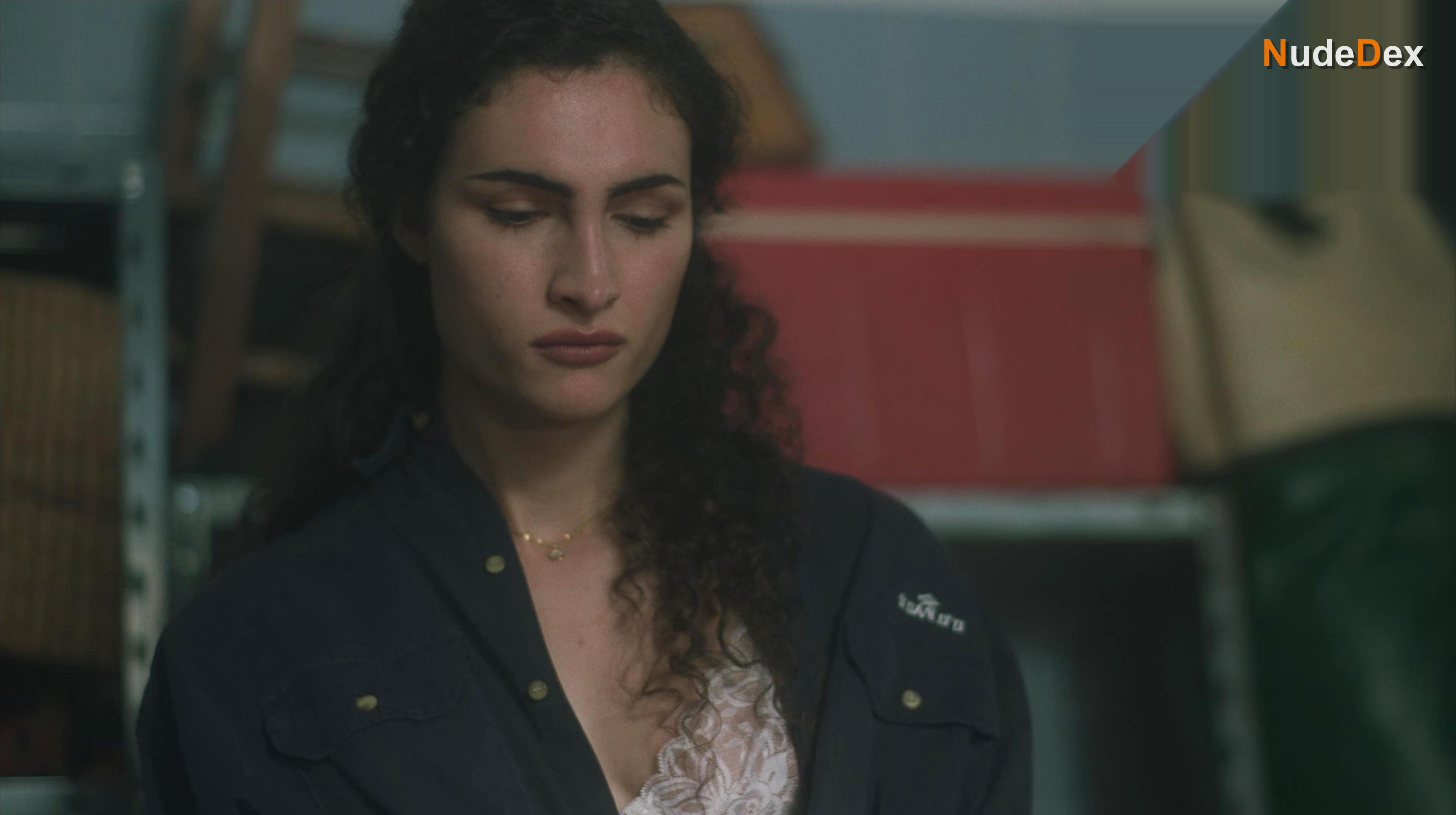 Mina Serrano in Cris Miro She, photo 17
