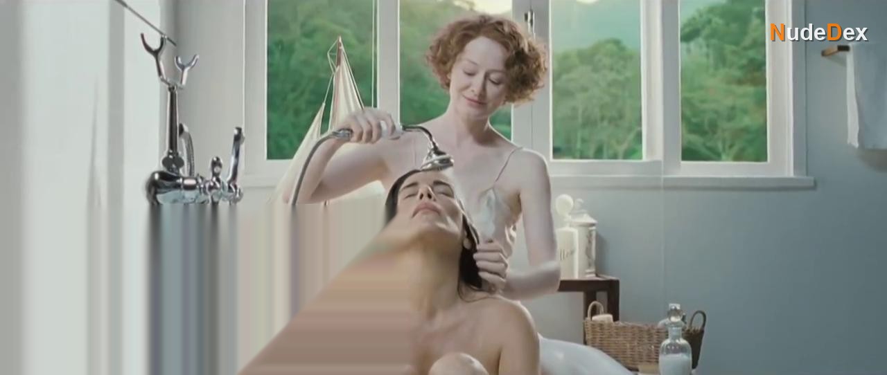 Miranda Otto in Reaching For The Moon, photo 3