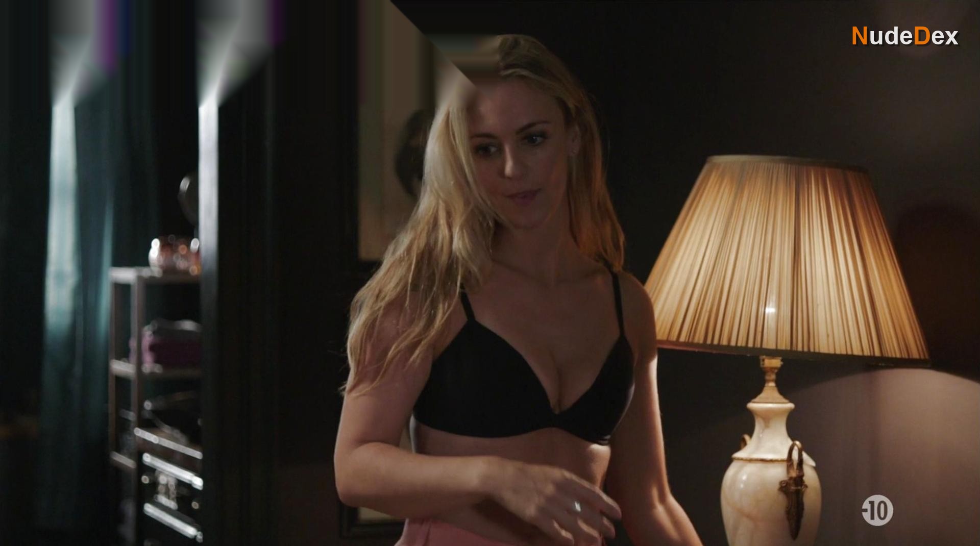 Miranda Raison in Spotless, photo 9