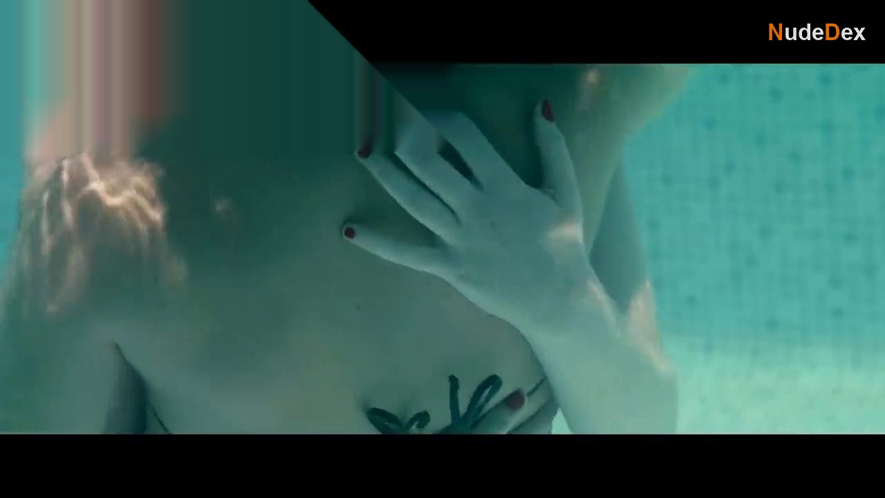 Mireia Ferre Bermusell in Salir Del Agua, photo 7