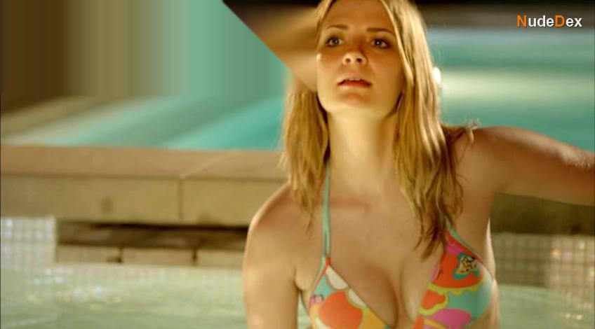 Mischa Barton in American Beach House, photo 16