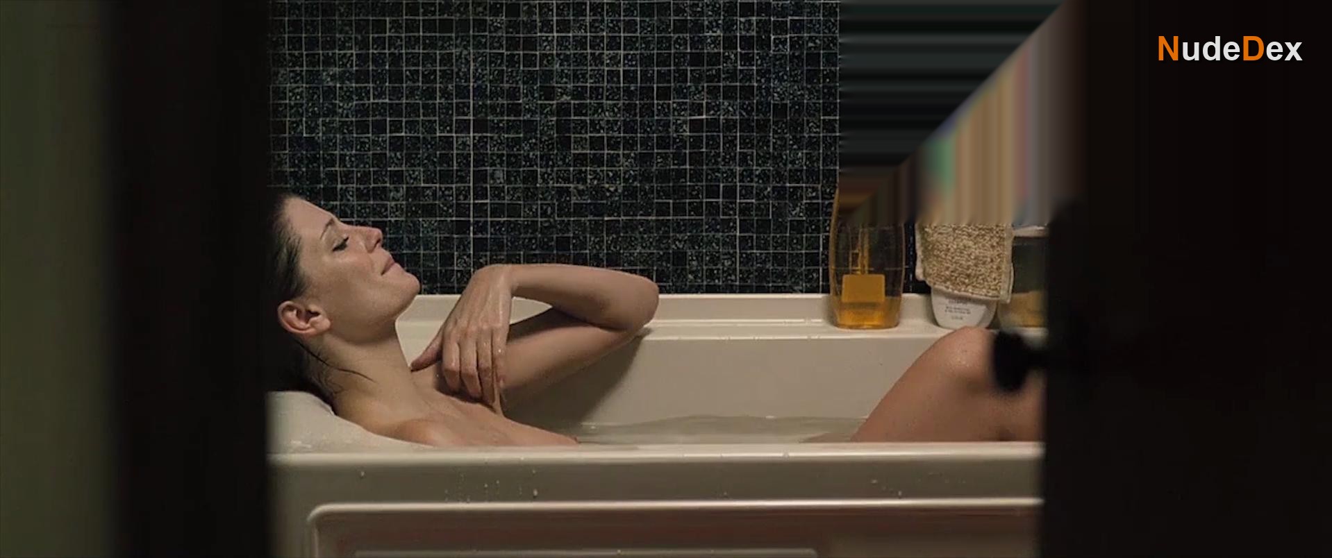 Mischa Barton in Assassination Of A High School President, photo 3
