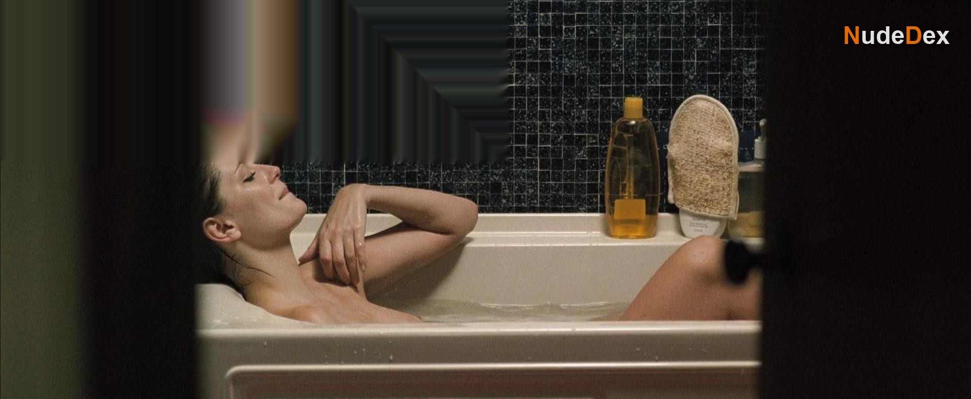 Mischa Barton in Assassination Of A High School President, photo 8