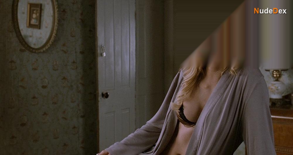 Mischa Barton in Homecoming, photo 6