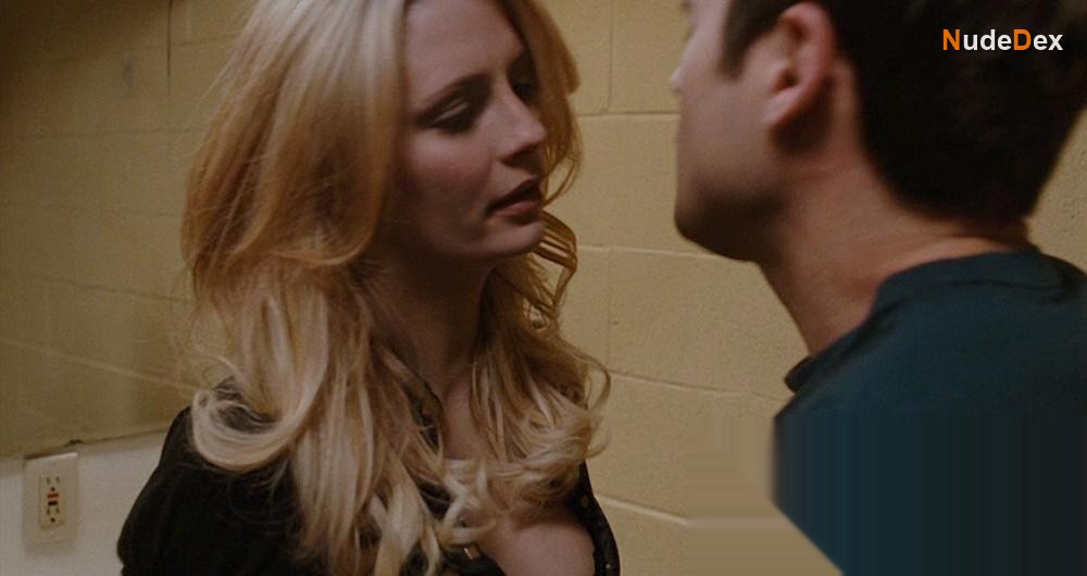 Mischa Barton in Homecoming, photo 9