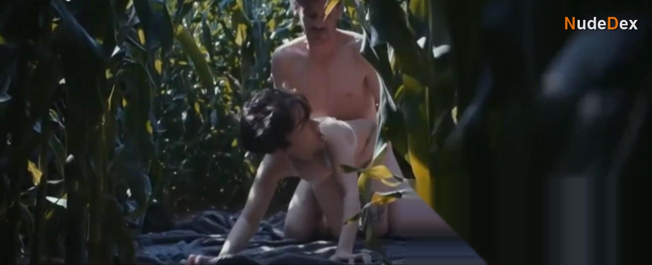 Miss Eris in Corn, photo 10