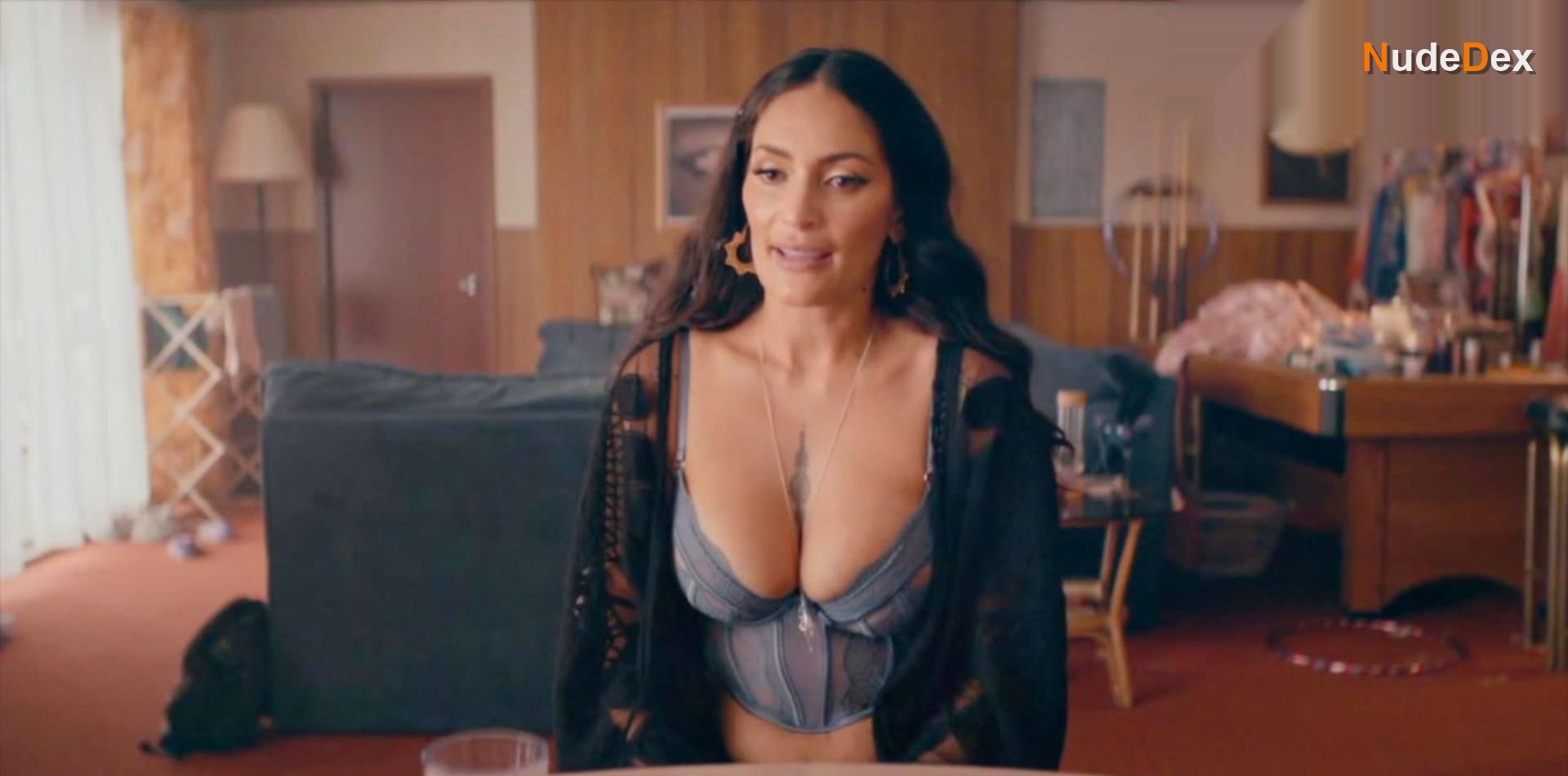 Moana Johnson in Madam, photo 14