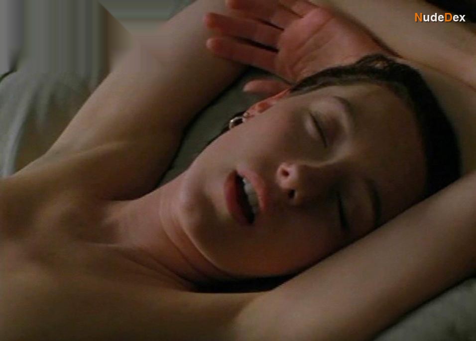Molly Parker in In The Shadows, photo 6