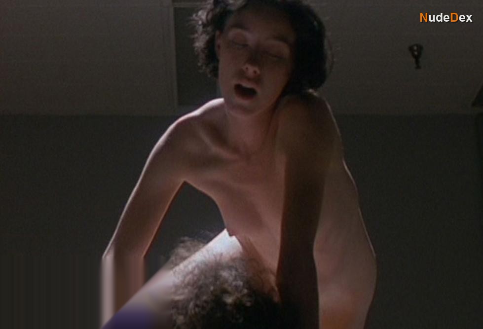 Molly Parker in Kissed, photo 8