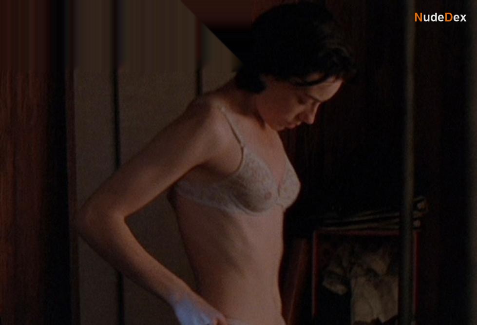 Molly Parker in Kissed, photo 12