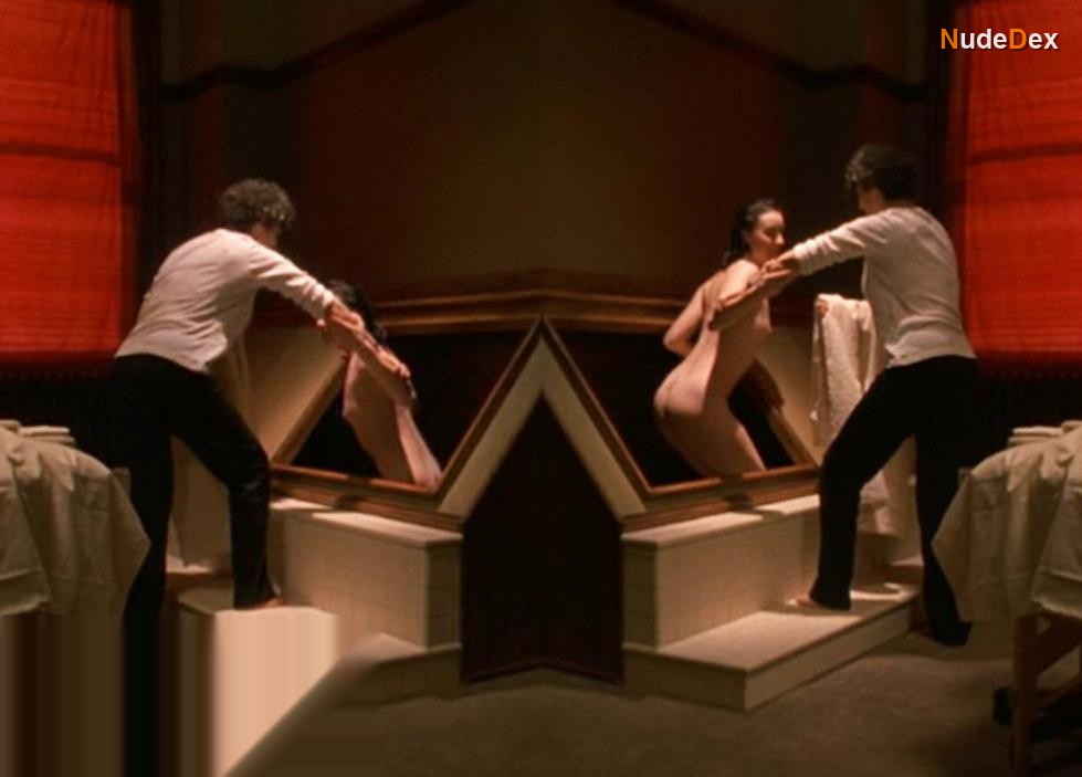 Molly Parker in The Five Senses, photo 1