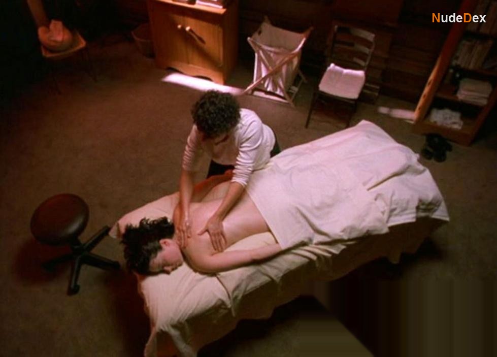 Molly Parker in The Five Senses, photo 3