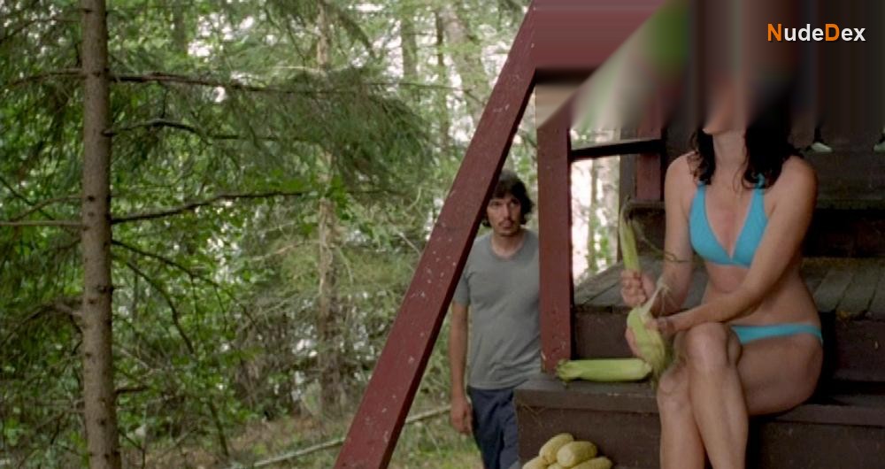 Molly Parker in Who Loves The Sun, photo 6