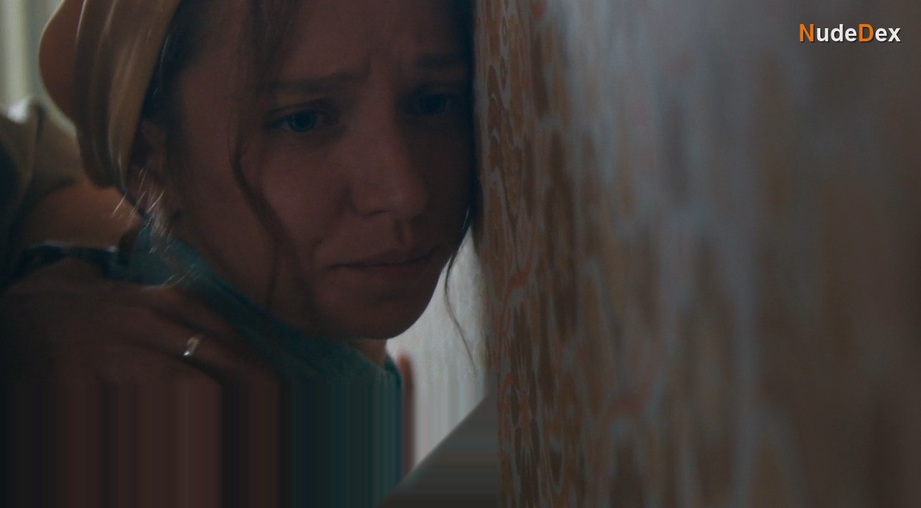 Molly Windsor in Unchosen, photo 2