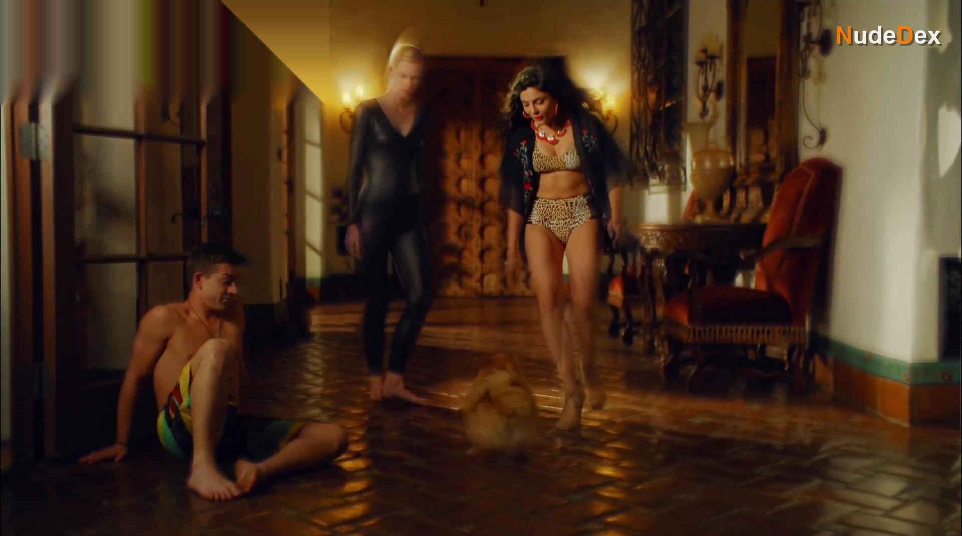 Monica Barbaro in Stitchers, photo 3