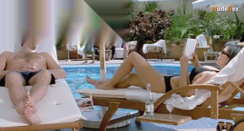 Monica Bellucci in Agents Secrets, photo 1