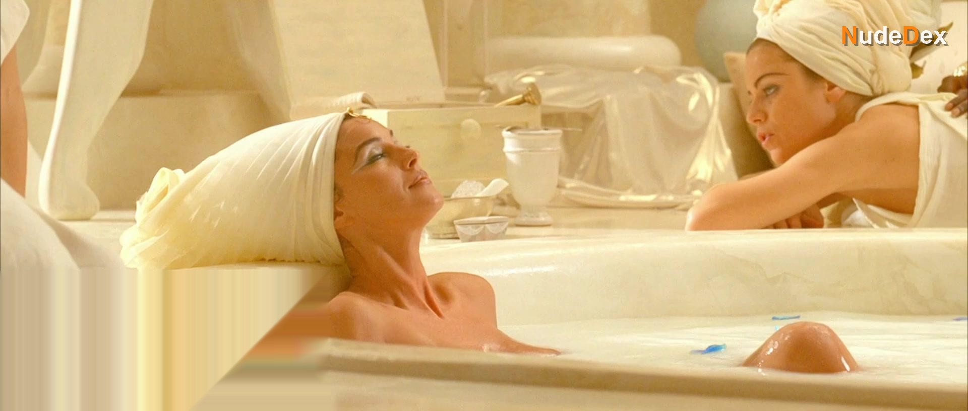 Monica Bellucci in Asterix Obelix Mission Cleopatre, photo 4