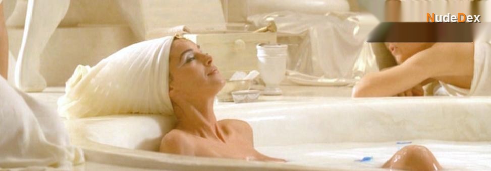 Monica Bellucci in Asterix Obelix Mission Cleopatre, photo 5