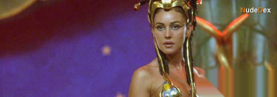 Monica Bellucci in Asterix Obelix Mission Cleopatre, photo 6