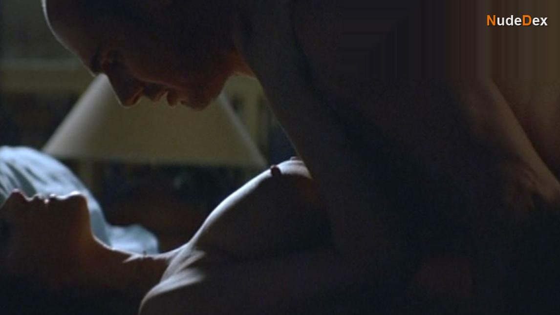 Monica Bellucci in How Much Do You Love Me, photo 14