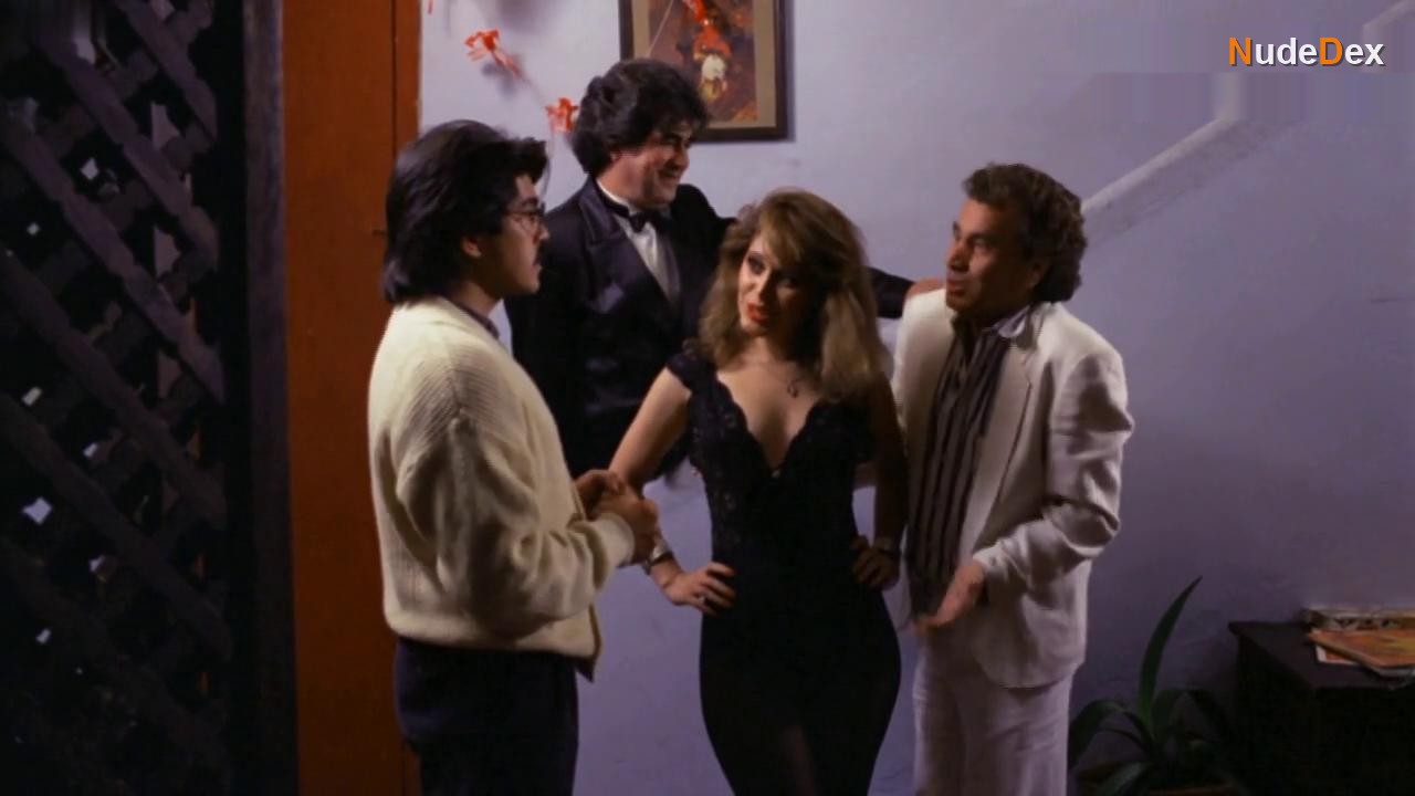 Monica Rambal in El Sexo No Causa Impuestos, photo 3