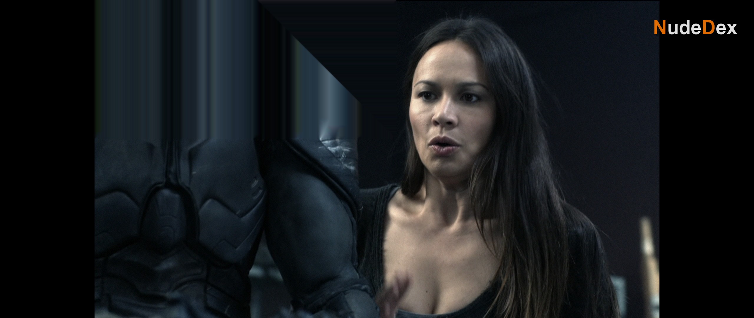 Moon Bloodgood in Falling Skies, photo 1