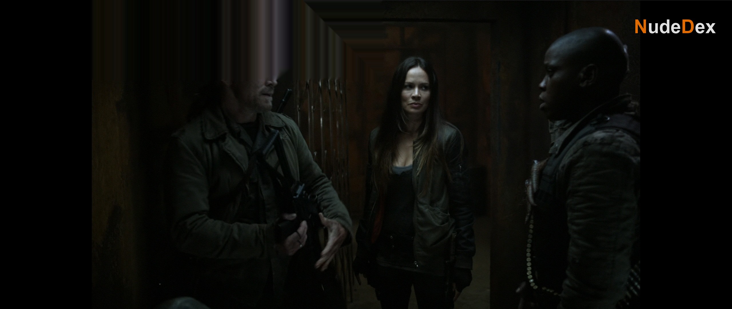 Moon Bloodgood in Falling Skies, photo 4