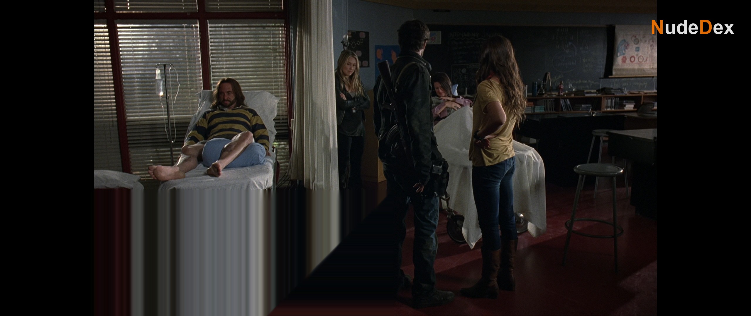 Moon Bloodgood in Falling Skies, photo 6