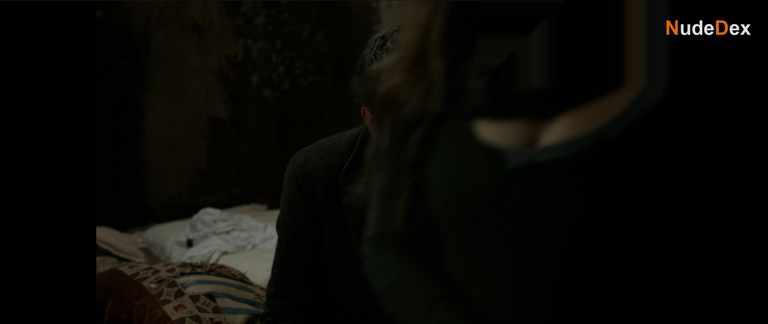 Moon Bloodgood in Falling Skies, photo 12