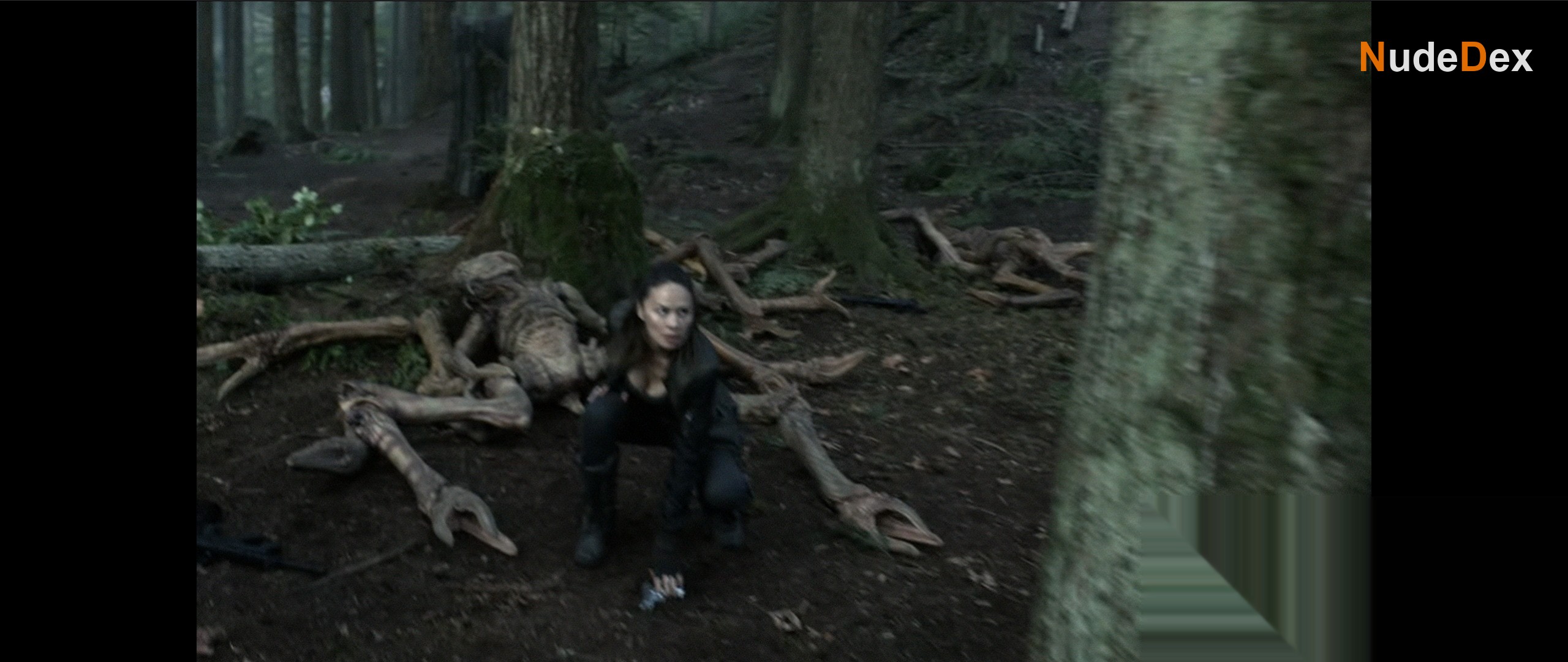 Moon Bloodgood in Falling Skies, photo 14