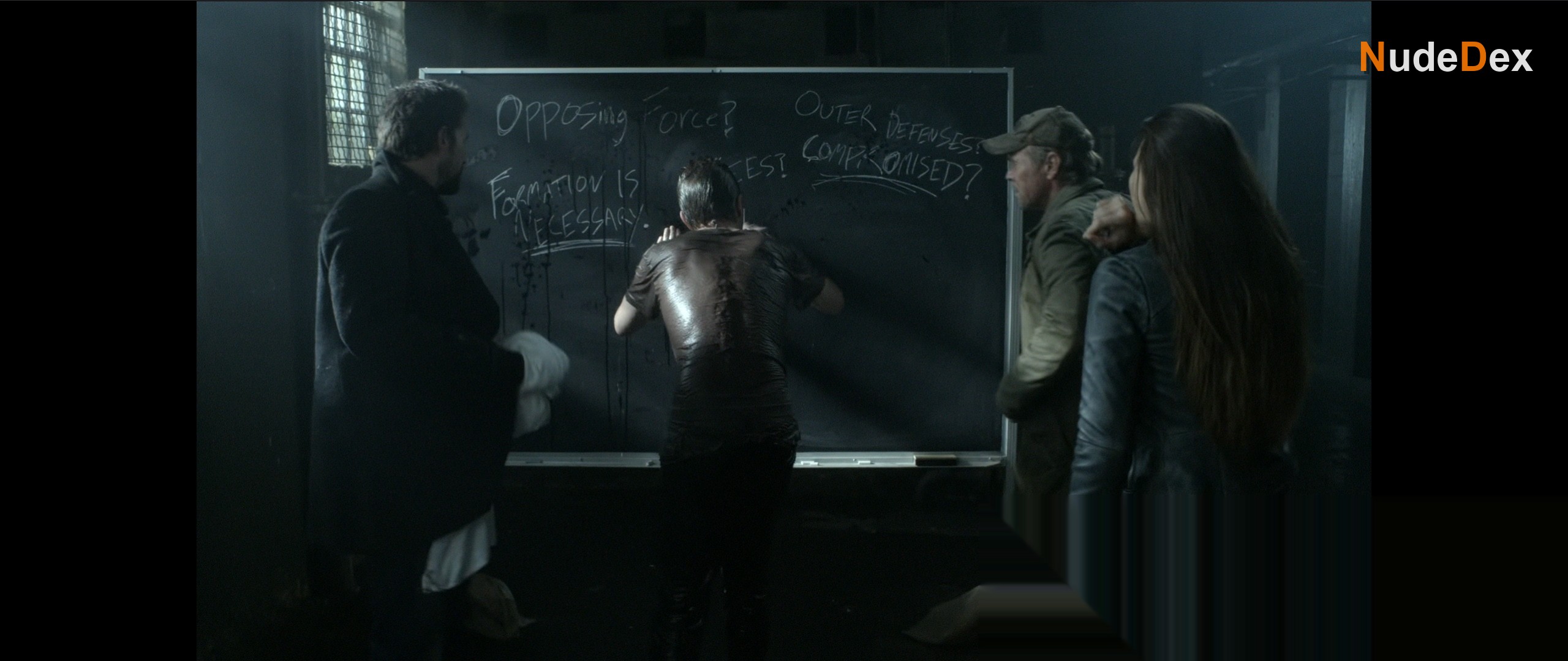 Moon Bloodgood in Falling Skies, photo 15
