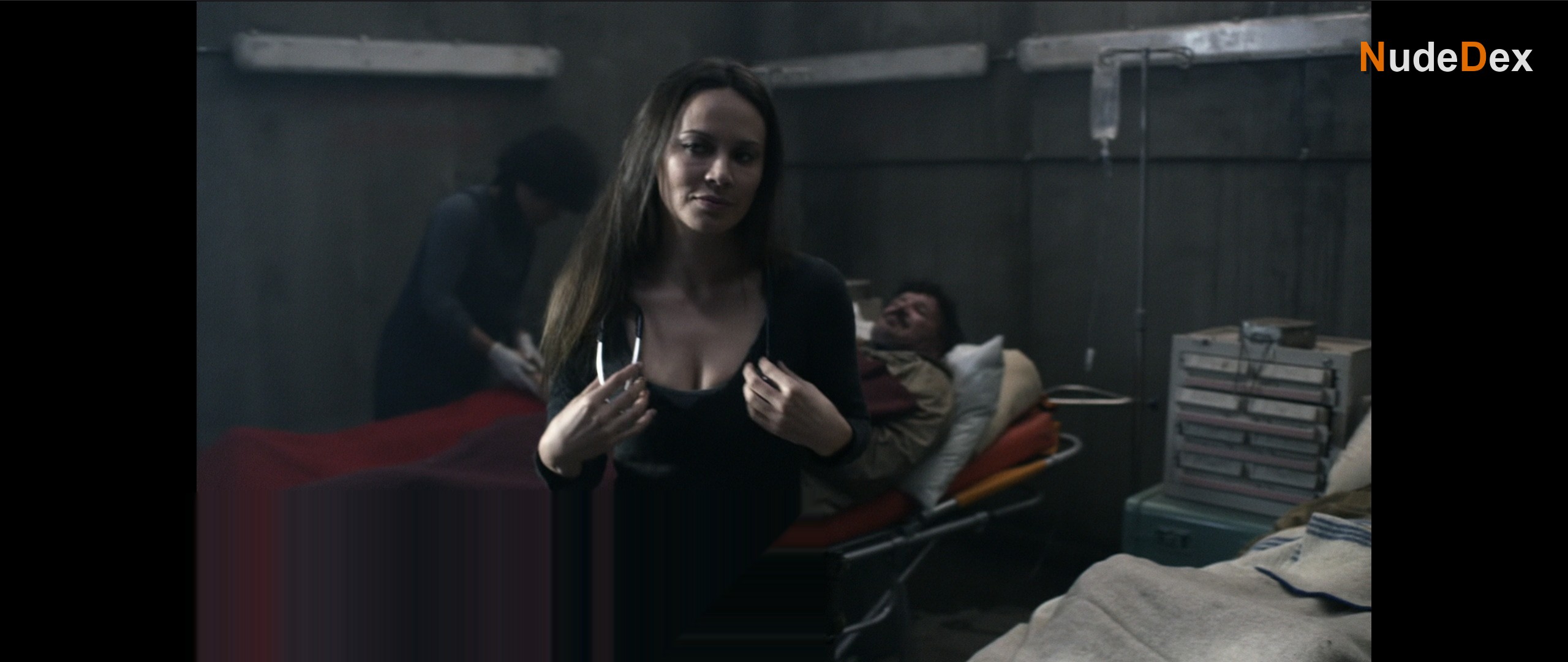 Moon Bloodgood in Falling Skies, photo 19