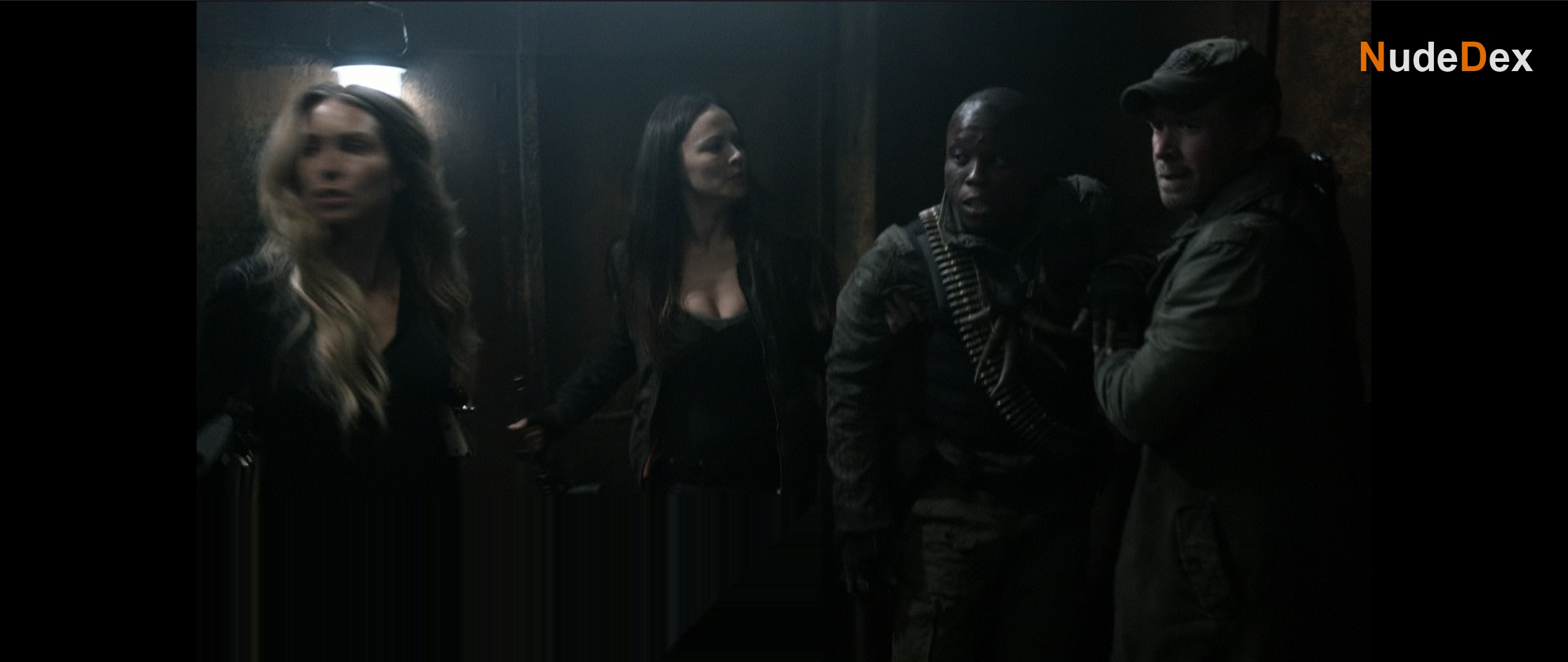 Moon Bloodgood in Falling Skies, photo 22