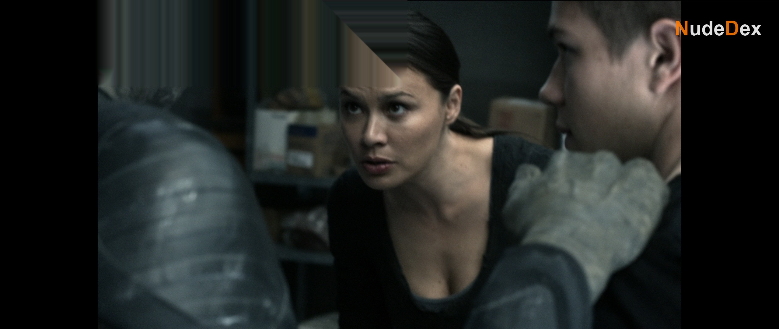 Moon Bloodgood in Falling Skies, photo 25